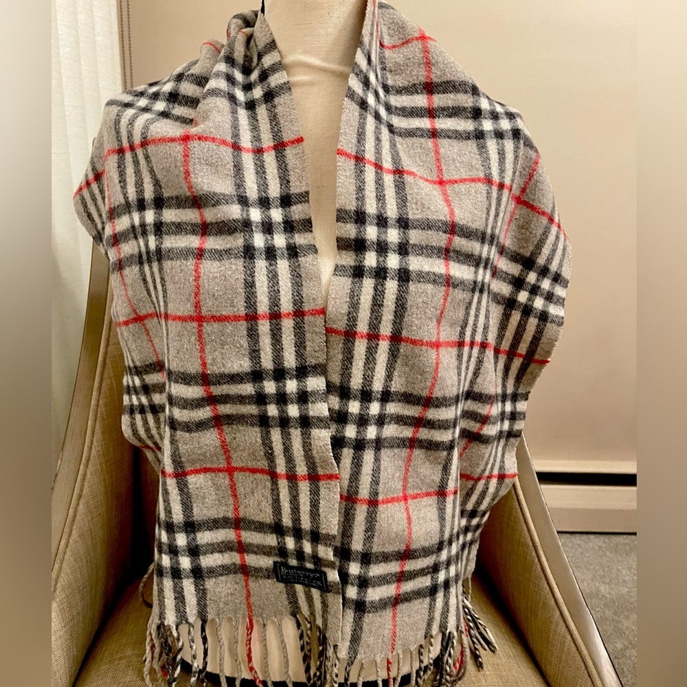 Authentic Burberrys nova check wool scarf (D5046)